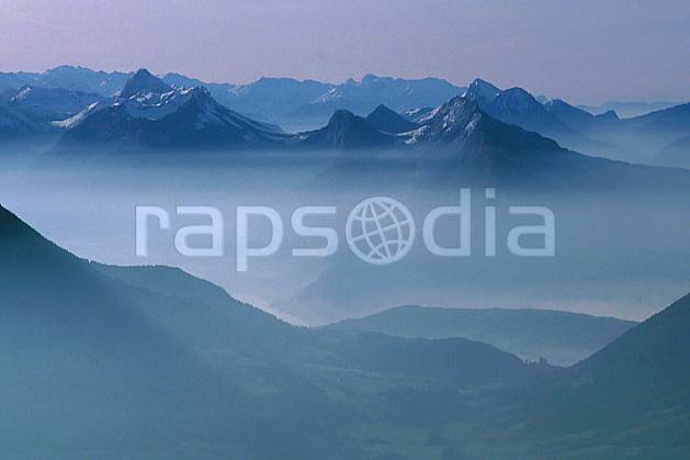 aa0185-15GE charbon, roc des boeufs, bauges, haute-savoie, Europe, EEC, fog, hazy, middle mountain, landscape, Annecy 2018 (France).