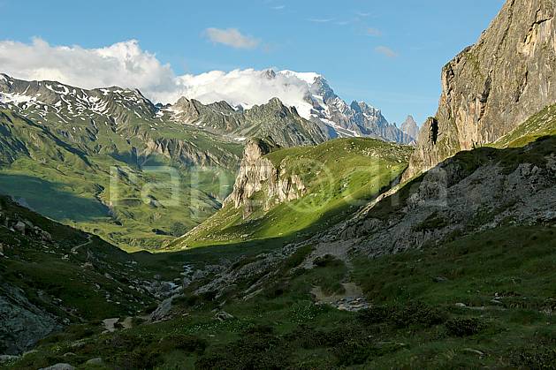 aa041209LE royalty free combe de la neuva, beaufortain, savoie, alpes, Europe, EEC, valley, cloudy, middle mountain, cloud, landscape (France).