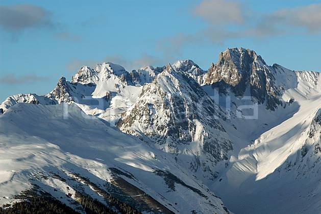aa043046LE : Depuis La Plagne, Massif du Mont Blanc, Savoie, Alpes. Europe, CEE, chaine de montagnes, C02, C01, panorama moyenne montagne, paysage (France).