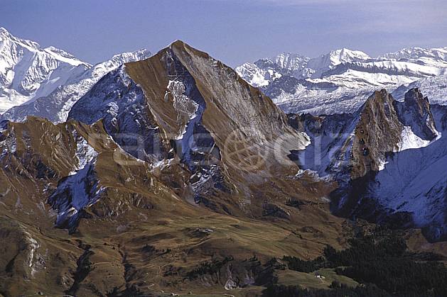 aa0488-33LE : Mont Charvin, Haute-Savoie, Alpes. Europe, CEE, ciel voilé, chaine de montagnes, C02, C01, vallée moyenne montagne, paysage, Annecy 2018 (France).