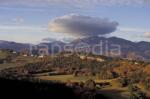 aa0497-03LE : Cumulus, La Chambotte, Savoie, Alpes. Europe, CEE, C02, C01, vallée, coucher de soleil, falaise forêt, moyenne montagne, nuage, paysage (France).