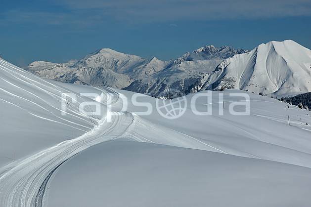 aa050012LE : Depuis les Contamines, le massif du Buet, Haute-Savoie, Alpes. Europe, CEE, sentier, route, piste, C02, C01, poudreuse, trace moyenne montagne, paysage, Annecy 2018 (France).