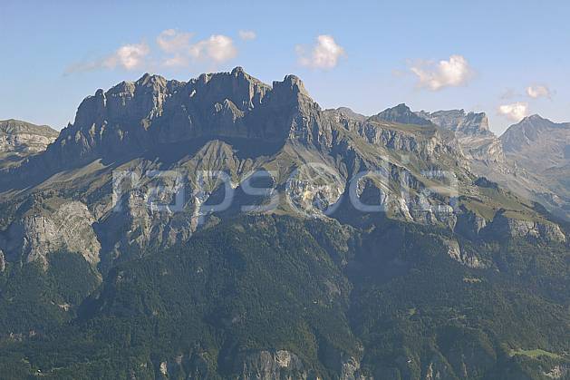 aa055792LE : Tête du Colonney et Aiguille de Varan depuis Croisse Baulet, Haute-Savoie, Alpes. Europe, CEE, chaine de montagnes, C02, C01 moyenne montagne, paysage, Annecy 2018 (France).