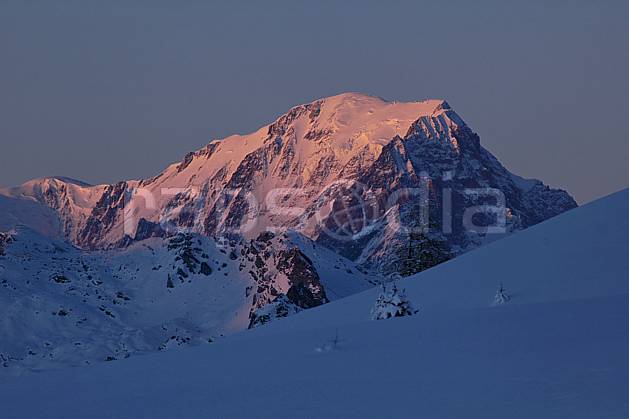 aa060554LE : Les Arcs, vue sur le massif du Mont Blanc, Savoie, Alpes. Europe, CEE, coucher de soleil, C02, C01 moyenne montagne, paysage, soleil (France).