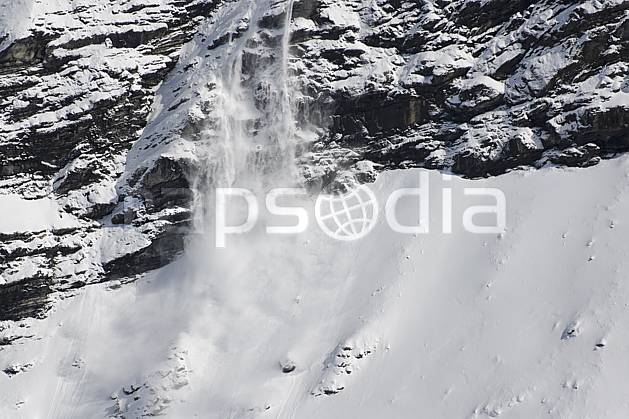 aa061061LE : Avalanche, Coulée de neige, Avoriaz, Haute-Savoie, Alpes. Europe, CEE, risque, avalanche, barre rocheuse, C02, C01 moyenne montagne, paysage, Annecy 2018 (France).