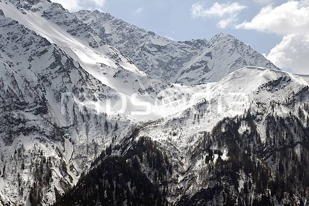 aa061091LE : Mont Lacha au-dessus des Houches, Haute-Savoie, Alpes. Europe, CEE, C02, C01 forêt, moyenne montagne, paysage, Annecy 2018 (France).
