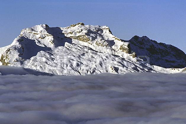 aa1092-03LE : Tournette, Haute-Savoie, Alpes. Europe, CEE, ciel bleu, mer de nuages, C02, C01 moyenne montagne, nuage, paysage, Annecy 2018 (France).