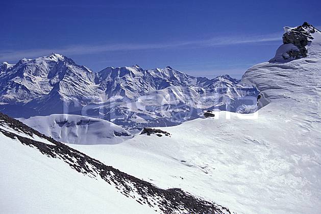 aa1158-01LE : Tête Pelouse, vue sur le Mont Blanc, Haute-Savoie, Alpes. Europe, CEE, ciel bleu, chaine de montagnes, arête, C02, C01 moyenne montagne, paysage, Annecy 2018 (France).