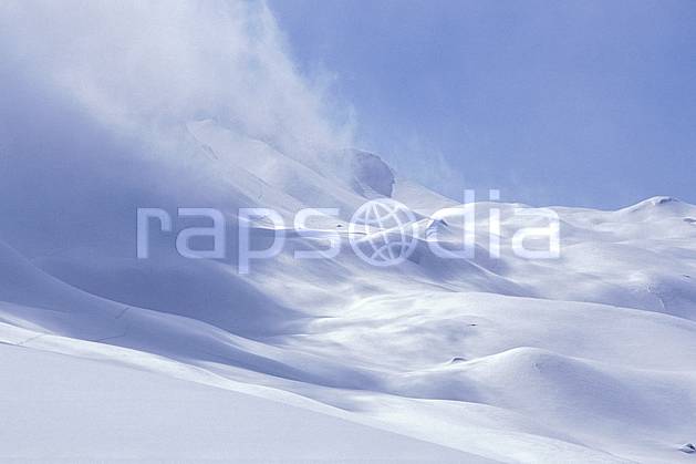 aa2026-35LE : Beaufortin, Savoie, Alpes. Europe, CEE, ciel bleu, brouillard, C02, C01 moyenne montagne, nuage, paysage (France).