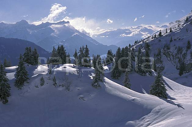 aa2328-16LE : Alpes Vaudoises depuis Leysin, Alpes. Europe, ciel bleu, sapin, C02, C01 arbre, moyenne montagne, paysage (Suisse).