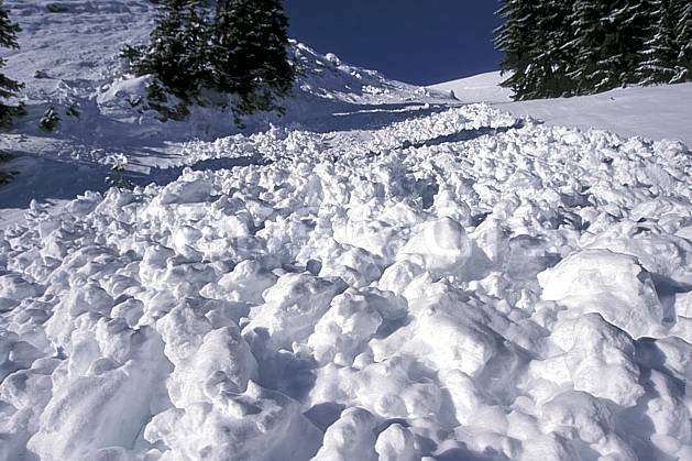 aa2332-11LE : Avalanche, Leysin, Alpes. Europe, avalanche, risque, C02, C01 moyenne montagne, paysage (Suisse).