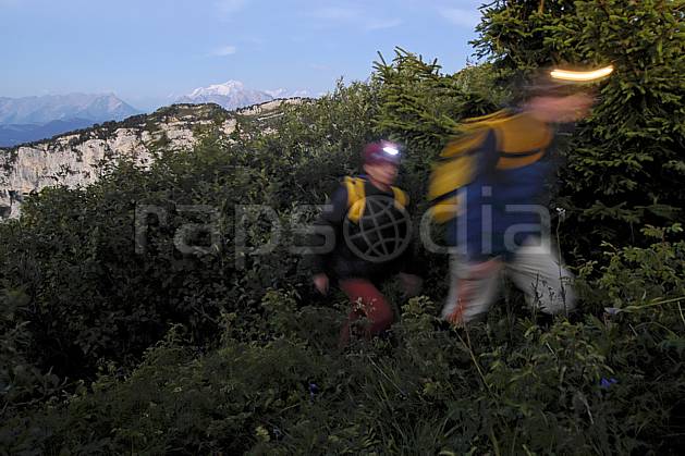 ab055118GE lampe frontale, dents de lanfon, haute-savoie, Europe, EEC, night, light, bivouac, forest, man, middle mountain, landscape, people, portrait, Annecy 2018 (France).