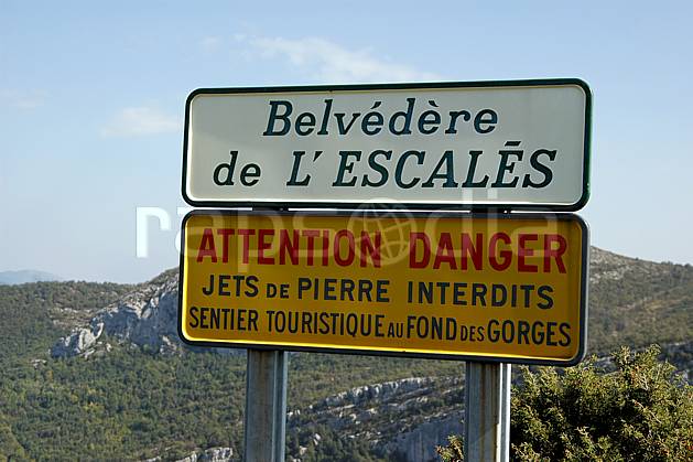 ae042163LE : Belvédère de l'Escalès, Verdon. Europe, CEE, panneau, signalisation, signalisation, C02, C01 environnement, moyenne montagne (France).