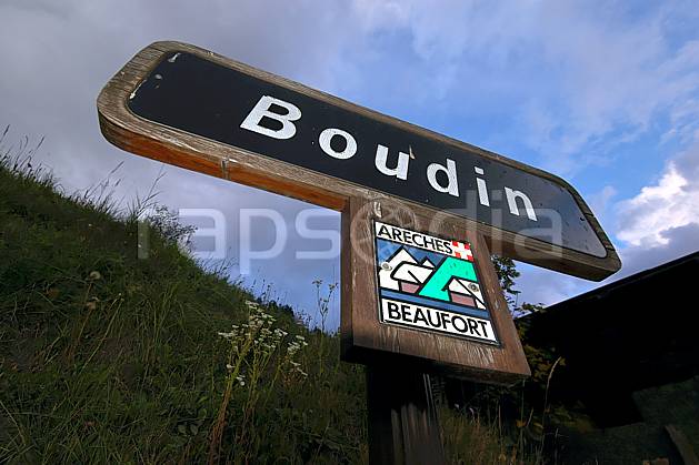 ae042754LE : Hameau de Boudin, Beaufortain, Savoie, Alpes. Europe, CEE, panneau, signalisation, signalisation, C02, C01 environnement, gros plan, moyenne montagne (France).
