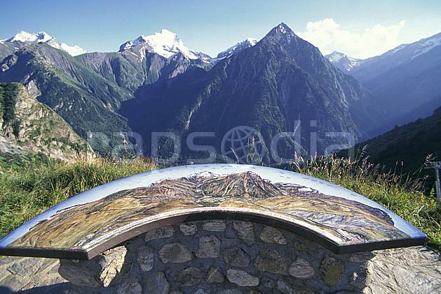 ae1300-27LE : La Muzelle depuis les 2 Alpes, Isère, Alpes. Europe, CEE, ciel bleu, panorama, C02, C01 environnement, moyenne montagne, paysage (France).