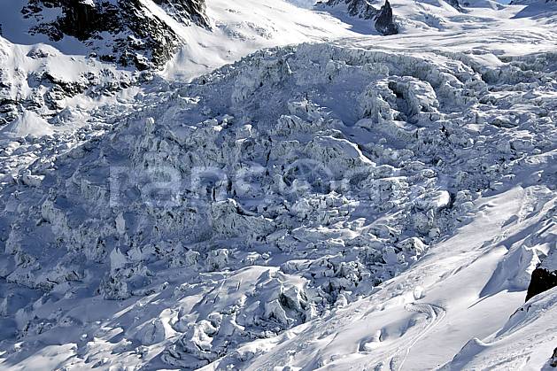 ba050929LE : Séracs du Géant, Massif du Mont Blanc, Haute-Savoie, Alpes. Europe, CEE, glacier, sérac, crevasse, C02, C01 haute montagne, Annecy 2018 (France).