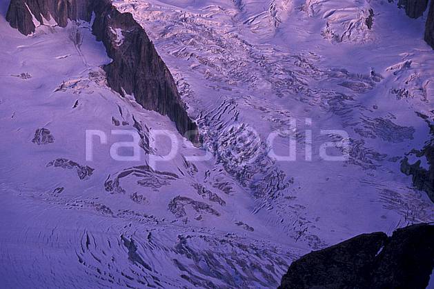 ba0624-08LE : Mer de glace, Massif du Mont Blanc, Haute-Savoie, Alpes. Europe, CEE, glacier, sérac, crevasse, C02, C01 haute montagne, paysage, Annecy 2018 (France).