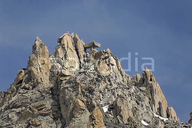 ba063351LE : Gendarme à la Table, Aiguille du Tour, Massif du Mont Blanc, Haute-Savoie, Alpes. Europe, CEE, sommet, C02, C01 haute montagne, paysage, Annecy 2018 (France).