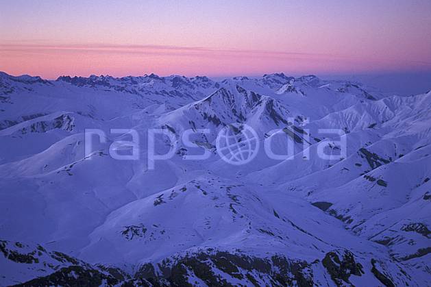 ba0920-06LE : Lever de soleil sur les Alpes depuis la Meije, Oisans, Alpes. Europe, CEE, pureté, coucher de soleil, aurore, C02, C01 haute montagne, paysage (France).