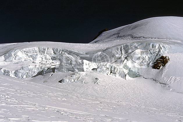 ba1112-27LE : Mont Rose, Alpes. Europe, ciel bleu, glacier, crevasse, sérac, C02, C01 haute montagne, paysage (Suisse).