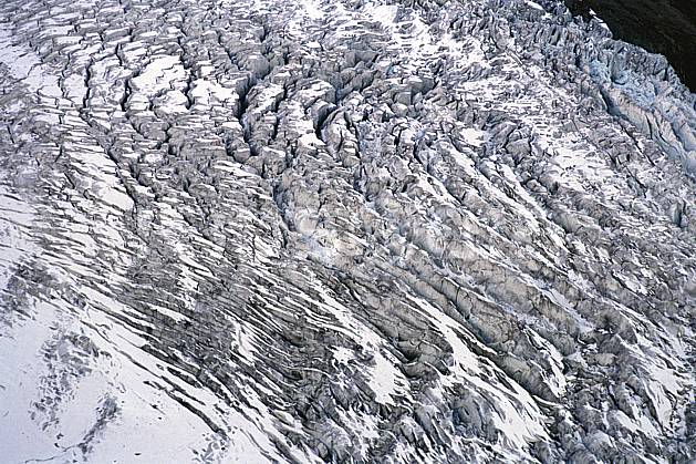 ba2795-01LE : Glacier des Bossons, Massif du Mont Blanc, Haute-Savoie, Alpes. Europe, CEE, glacier, crevasse, sérac, C02, C01 haute montagne, paysage, textures et fonds, Annecy 2018 (France).