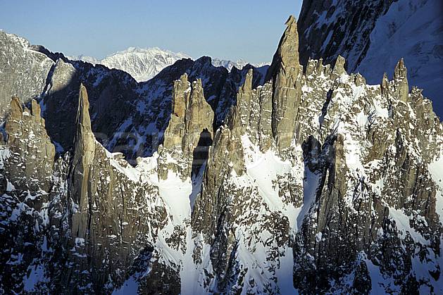 ba3208-28LE : Les Périades, Massif du Mont Blanc, Haute-Savoie, Alpes. Europe, CEE, pic, falaise, vue aérienne, C02, C01 haute montagne, paysage, Annecy 2018 (France).