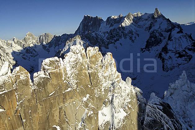 ba3209-08LE : Grépon, Grandes Jorasses, Arête de Rochefort, Dent du Géant, Massif du Mont Blanc, Haute-Savoie, Alpes. Europe, CEE, falaise, arête, C02, C01 haute montagne, paysage, Annecy 2018 (France).
