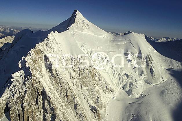 ba3210-01LE : Mont Maudit, Massif du Mont Blanc, Haute-Savoie, Alpes. Europe, CEE, sommet, glacier, sérac, crevasse, arête, C02, C01 haute montagne, paysage, Annecy 2018 (France).