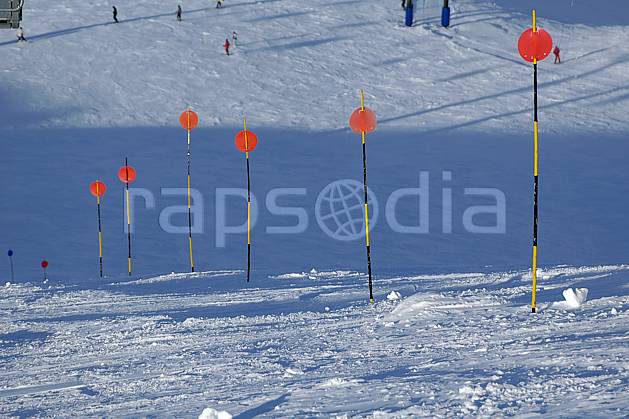 da054607LE : Panneaux de signalisation des pistes, Cerro Catedral, Bariloche, Patagonie. ski de piste Amérique du sud, Amérique Latine, Amérique, sport, loisir, action, glisse, sport de montagne, sport d'hiver, ski, station de ski, piste, C02, C01 environnement, moyenne montagne, paysage, voyage aventure (Argentine).