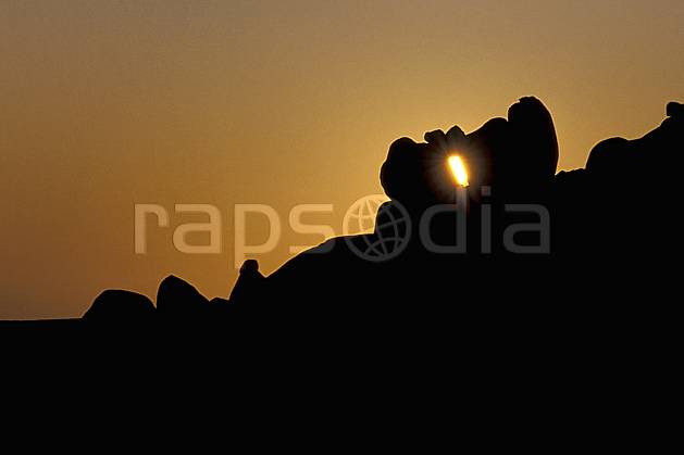 ea0365-20LE : Sahara, Massif du Hoggar. Afrique, Afrique du nord, coucher de soleil, évasion, espace, pureté, C02, C01 désert, paysage, soleil, voyage aventure (Algérie).