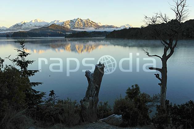 ea054714GE lago moreno, san carlos de bariloche, patagonie, South America, Latin America, America, chain of mountains, panorama, tree, lake, middle mountain, landscape, adventure trip (Argentina).