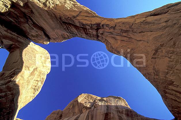 ea0654-11LE : Arches Park, Utah. Amérique du nord, arche, ciel bleu, parc américain, C02, C01 paysage, voyage aventure (Usa).