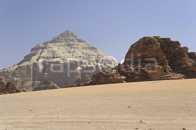 ea071213LE : Désert du Wadi Rum. Moyen Orient, falaise, C02 désert, moyenne montagne, paysage, voyage aventure (Jordanie).