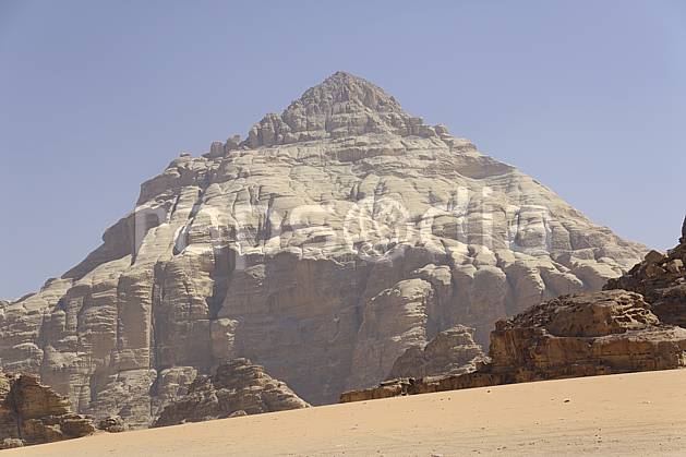 ea071214LE : Désert du Wadi Rum. Moyen Orient, falaise, C02 désert, moyenne montagne, paysage, voyage aventure (Jordanie).
