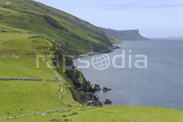 ea071762LE : Torr Head, Murlough Bay, Ulster (Irlande du Nord). Europe, CEE, mur, littoral, pierre, C02 mer, paysage, voyage aventure (Irlande Royaume-Uni).