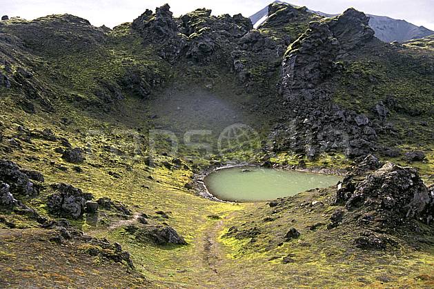 ea1023-09LE : Landmannalaugar. ONU, OTAN, C02, C01 lac, paysage, voyage aventure (Islande).