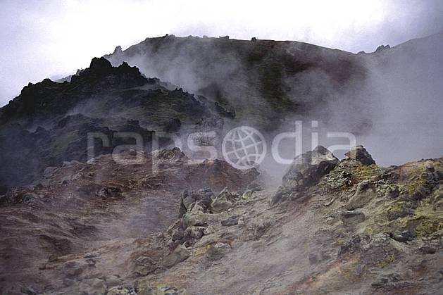ea1024-05LE : Landmannalaugar, Lave et fumerolles. ONU, OTAN, fumée, mauvais temps, C02, C01 paysage, voyage aventure (Islande).
