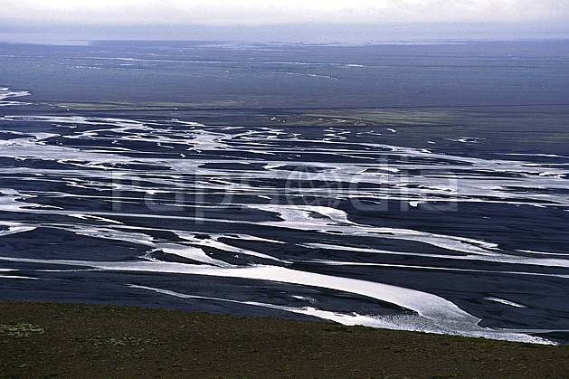ea1028-27LE : Marée basse. ONU, OTAN, évasion, espace, pureté, C02, C01 paysage, rivière, voyage aventure (Islande).