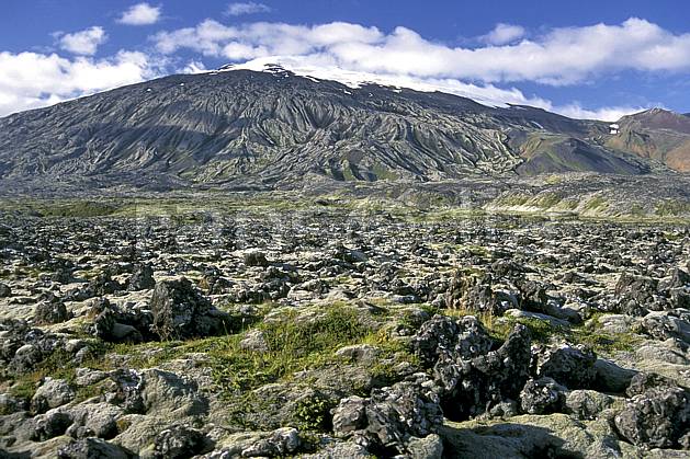 ea1042-35LE : Snaefellsjokull. ONU, OTAN, ciel nuageux, C02, C01 paysage, voyage aventure (Islande).