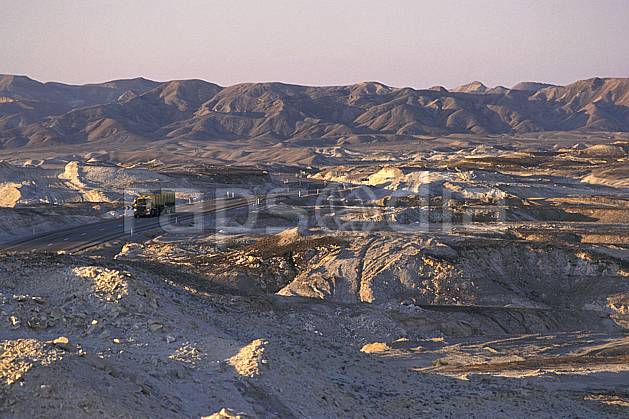 ea1134-35LE : Désert du Negev. Proche Orient, ciel voilé, évasion, espace, pureté, C02, C01 désert, paysage, voyage aventure (Israël).