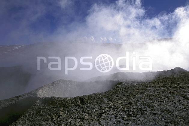 ea1224-07LE : Sud Lipez. Amérique du sud, Amérique Latine, Amérique, ciel nuageux, geyser, C02, C01 paysage, voyage aventure (Bolivie).