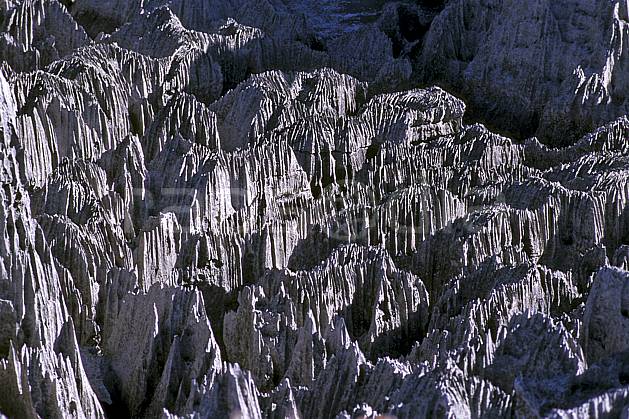 ea2274-14LE : Les Tsingy de Bemaraha. Afrique, Afrique de l'est, chaos, tsingy, érosion, C02, C01 paysage, voyage aventure (Madagascar).