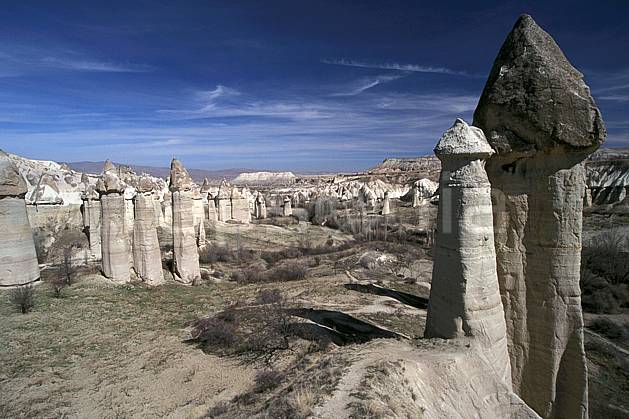 ea2655-03LE : Anatolie Centrale, Cappadoce. Europe, pic, ciel nuageux, érosion, C02, C01 désert, paysage, voyage aventure (Turquie).