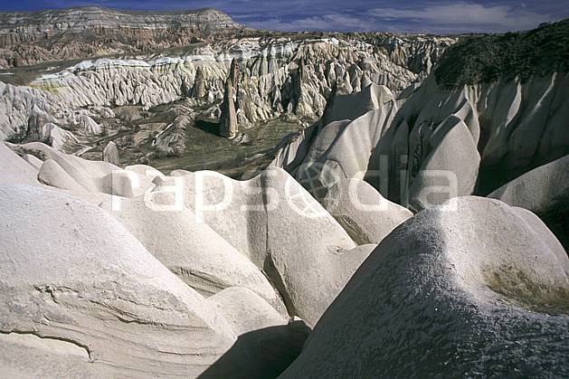 ea2656-15LE : Anatolie Centrale, Cappadoce. Europe, ciel voilé, érosion, C02, C01 paysage, voyage aventure (Turquie).