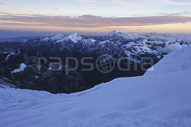 ea2729-21LE : Cordillère Blanche, Depuis l'Alpamayo. Amérique du sud, Amérique Latine, ciel nuageux, C02, C01 paysage, voyage aventure (Pérou).
