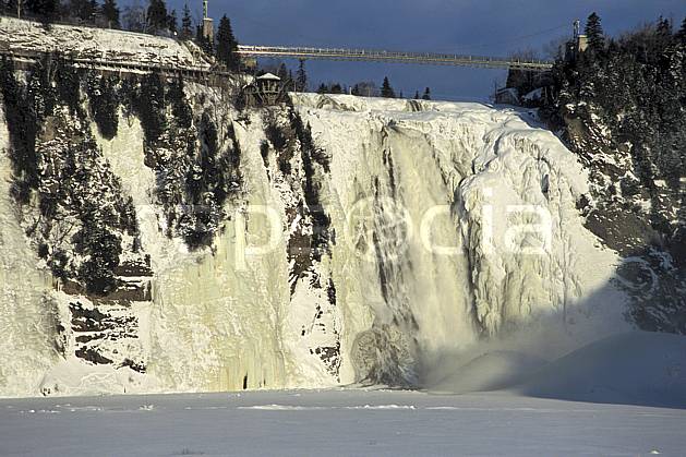 ea3112-02LE : Chute de Montmorency en hiver. Amérique du nord, Amérique, falaise, cascade de glace, C02, C01 cascade, forêt, paysage, voyage aventure (Canada Québec).