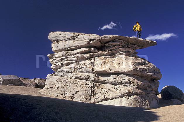 eb1222-05LE : Sud Lipez. trek Amérique du sud, Amérique Latine, Amérique, sport, loisir, action, sport aquatique, glisse, ciel bleu, repos, C02, C01 personnage, voyage aventure (Bolivie).