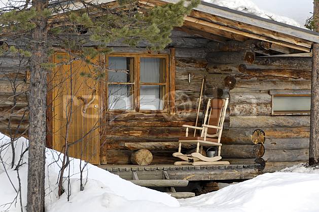 ee061262LE : Chalet en rondins à Kakslauttanen, Laponie. Europe, CEE, cabane, cabane, chaise, C02, C01 environnement, habitation, voyage aventure (Finlande).