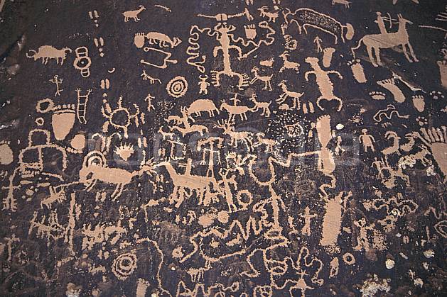 ee0653-06LE : Peintures rupestres, Newspaper Rock, Utah. Amérique du nord, folklore, parc américain, tradition, C02, C01 environnement, patrimoine, voyage aventure (Usa).