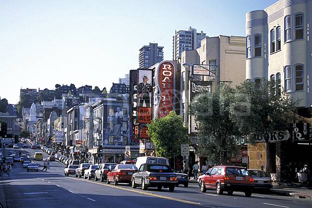 ee0672-21LE : Broadway Street, Ville de San Francisco, Californie. Amérique du nord, immeuble, route, voiture, building, C02, C01 environnement, habitation, transport, voyage aventure (Usa).